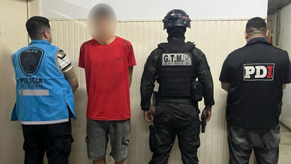 Cayó en Rosario un menor que había intentado robarle el arma a una policía en CABA
