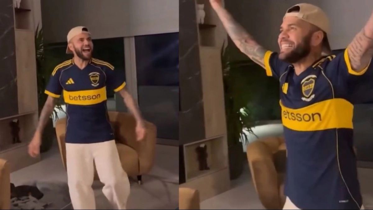Dani Alves con al camiseta de Boca.