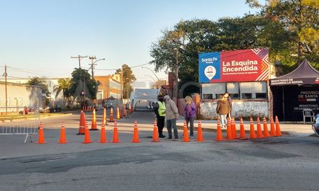 Un hombre de 77 años falleció horas después de recibir la primera dosis de AstraZeneca en la Esquina Encendida. Un hombre de 77 años falleció horas después de recibir la primera dosis de AstraZeneca en la Esquina Encendida.