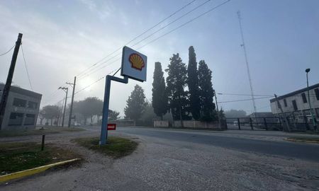 Tras el suceso en la estación de servicio de Santo Tomé, arribaron al lugar policías de la jurisdicción. Tras el suceso en la estación de servicio de Santo Tomé, arribaron al lugar policías de la jurisdicción.