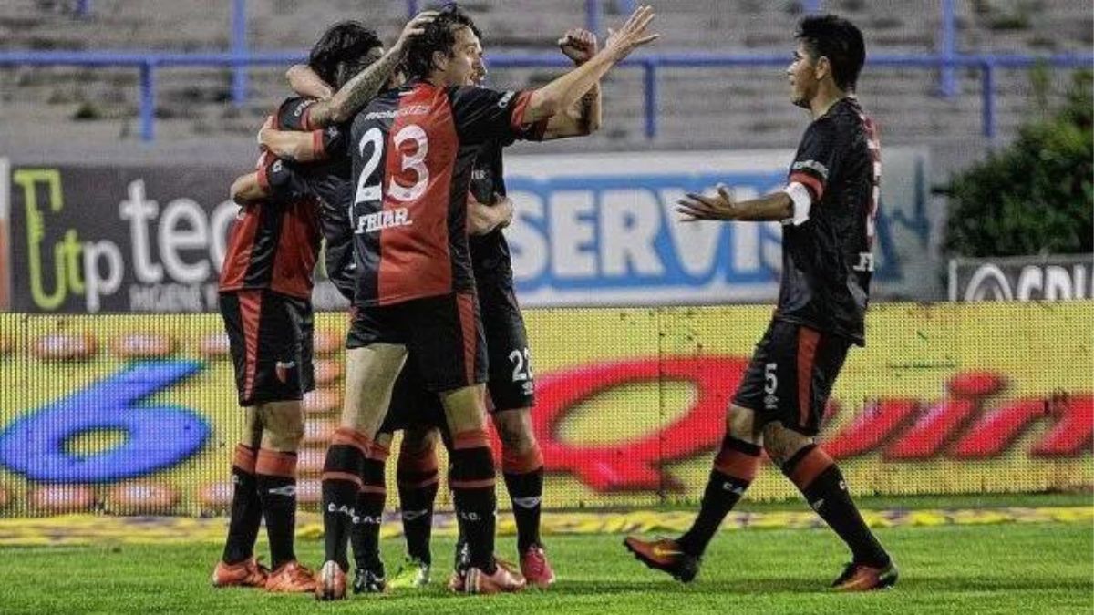Colón venció solamente una vez a Aldosivi en Mar del Plata en Primera. Fue en el 2016 cuando con goles de Ismael Blanco y Diego Lagos