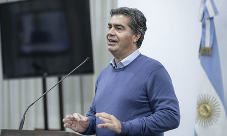 El gobernador de Chaco dio positivo en coronavirus y permanecerá asilado y trabajando en si casa. El gobernador de Chaco dio positivo en coronavirus y permanecerá asilado y trabajando en si casa.
