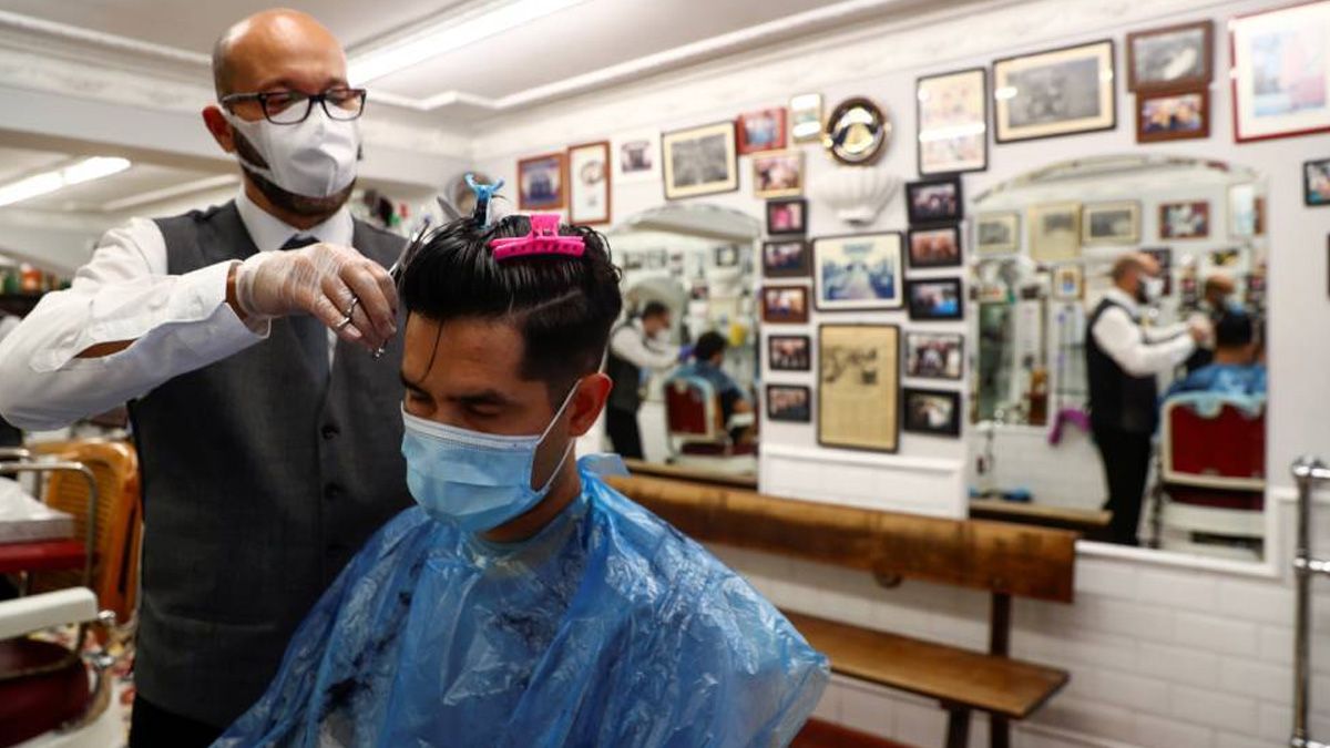 Para poder llevar adelante la atenci&oacute;n los peluqueros deber&aacute;n utilizar barbijo