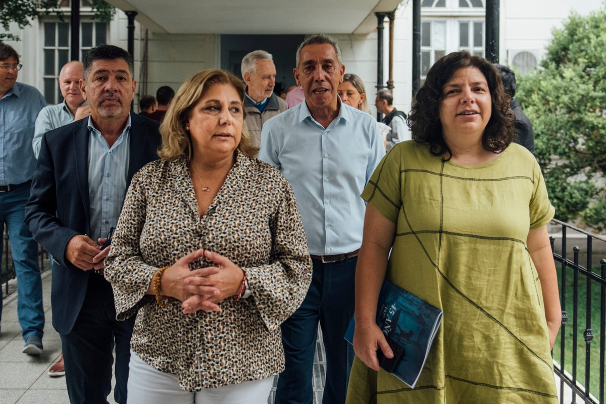 La ministra Vizzotti estuvo con autoridades provinciales de Salud en la inauguración del nuevo tomógrafo para el servicio de imágenes del Hospital Centenario de Rosario.