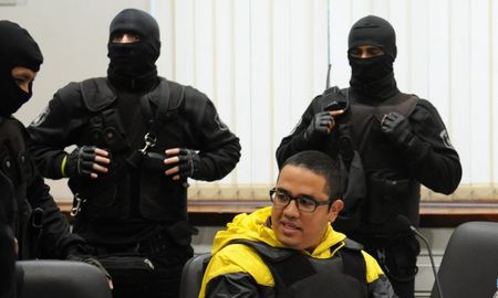 La Corte Suprema de Justicia de la Nación dejó firme una condena a 10 años de prisión por el delito de secuestro extorsivo aplicada al jefe de la narcobanda rosarina Los Monos, Ariel “Guille” Cantero. La Corte Suprema de Justicia de la Nación dejó firme una condena a 10 años de prisión por el delito de secuestro extorsivo aplicada al jefe de la narcobanda rosarina Los Monos, Ariel “Guille” Cantero.