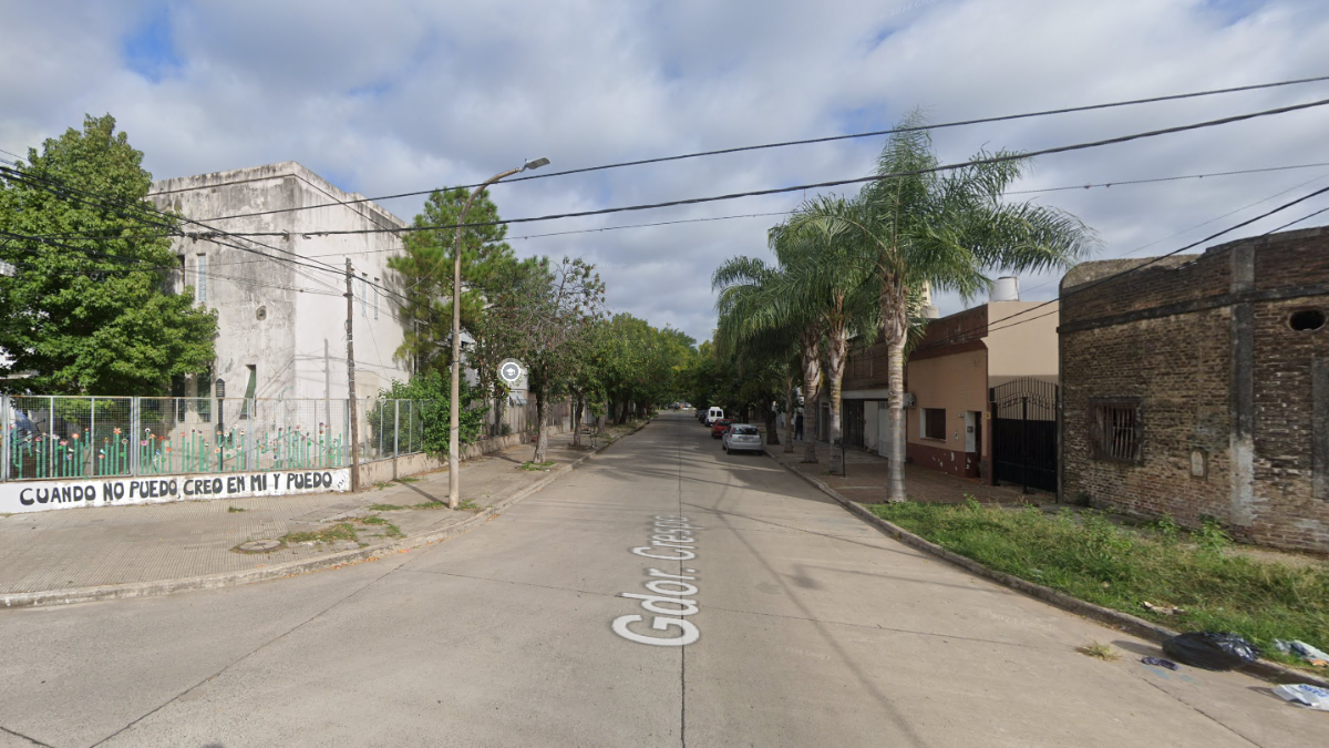Apedrearon un colectivo cerca del Parque Juan de Garay 
