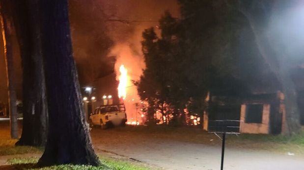 Tras el susto por el incendio en barrio Guadalupe, los niños del Hogar Estrada vivieron una noche diferente.