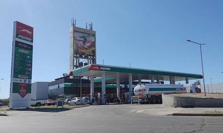 La estación de servicio asaltada está en Godoy y la Circunvalación, zona oeste de Rosario. La estación de servicio asaltada está en Godoy y la Circunvalación, zona oeste de Rosario.