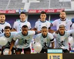 Gimnasia y Esgrima (LP) juega este sábado ante Colón por la Copa Diego Maradona con una variante obligada por la expulsión de Paradela. Gimnasia y Esgrima (LP) juega este sábado ante Colón por la Copa Diego Maradona con una variante obligada por la expulsión de Paradela.
