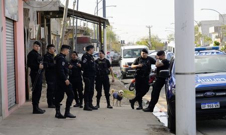 Un hombre de unos 30 años fue asesinado a tiros en inmediaciones de Avellaneda al 4300, barrio Alvear, en la ciudad de Rosario.&nbsp;