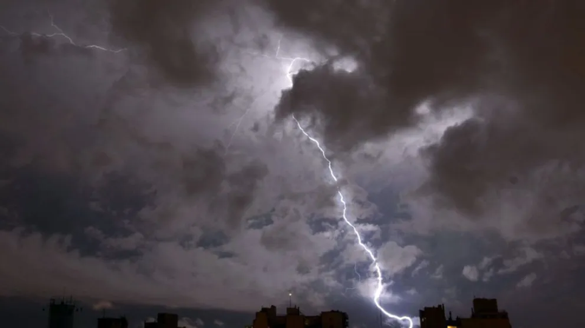 Lescano fue trasladado al hospital, donde se constató su fallecimiento. Lescano fue trasladado al hospital, donde se constató su fallecimiento.