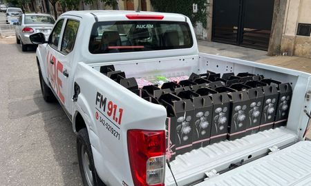 La campaña solidaria Esta Navidad, regalá una Nochebuena comenzó su recorrida por Santa Fe. La campaña solidaria Esta Navidad, regalá una Nochebuena comenzó su recorrida por Santa Fe.