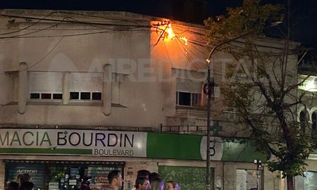 santa fe: un transformador exploto y se prendio fuego en pleno bulevar santa fe: un transformador exploto y se prendio fuego en pleno bulevar