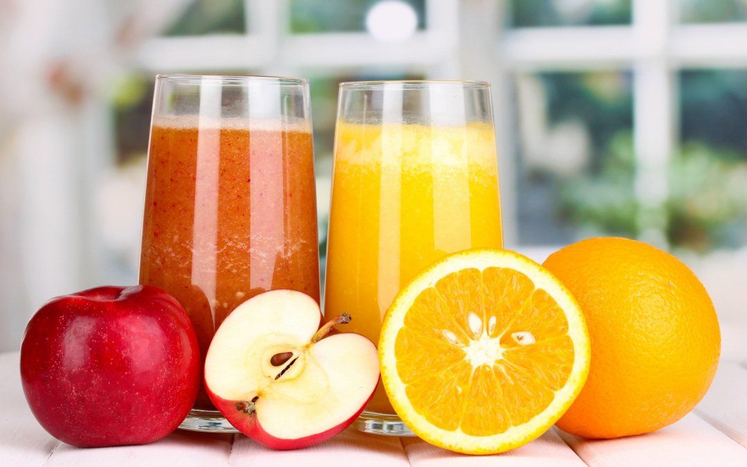 Jugo de zanahoria, manzana y naranja para fortalecer el sistema inmunológico de manera saludable
