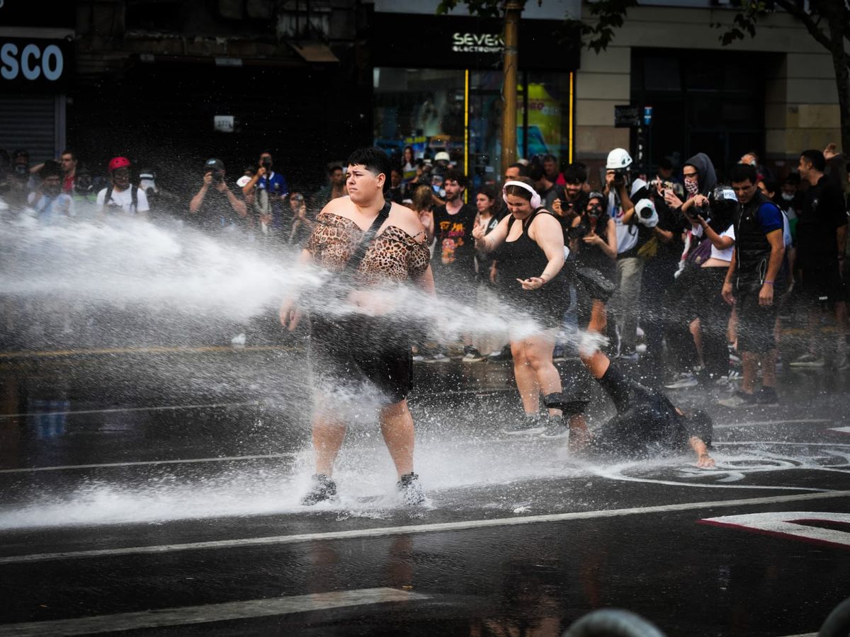 Incidentes frente al Congreso mientras se debate la reforma laboral.