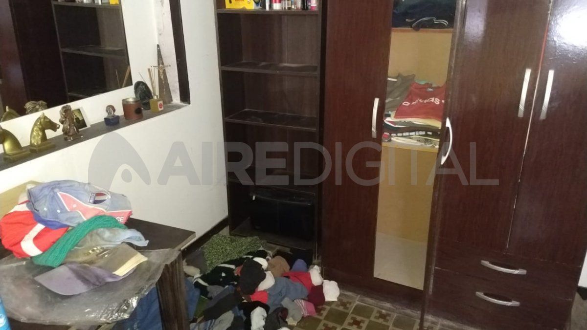 Los ladrones dieron vuelta toda la casa y amenazaron de muerte a la víctima