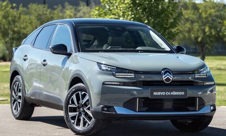 Citroën lanzó en Argentina el nuevo C4 Híbrido: equipamiento, mecánica y precios. Citroën lanzó en Argentina el nuevo C4 Híbrido: equipamiento, mecánica y precios.