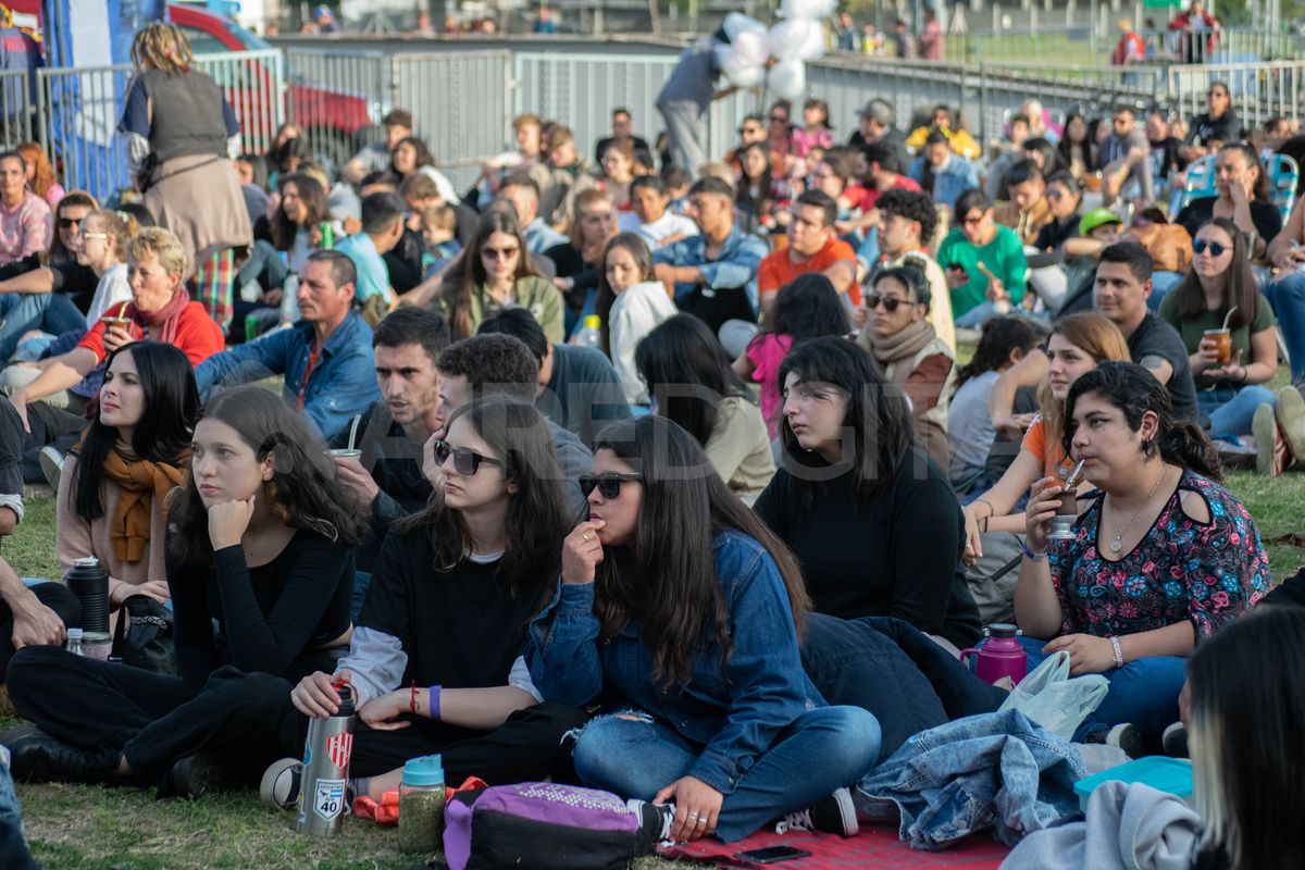 Las imágenes del festival de música por el Día Internacional de la Juventud en Santa Fe.