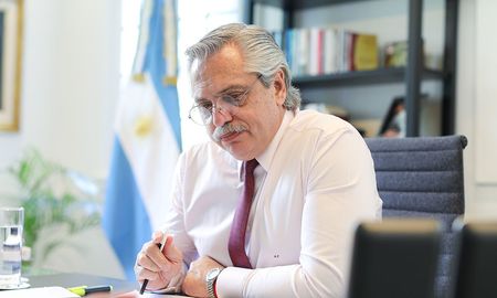 Alberto Fernández firmará acuerdos con sus pares de Rusia y China. Alberto Fernández firmará acuerdos con sus pares de Rusia y China.