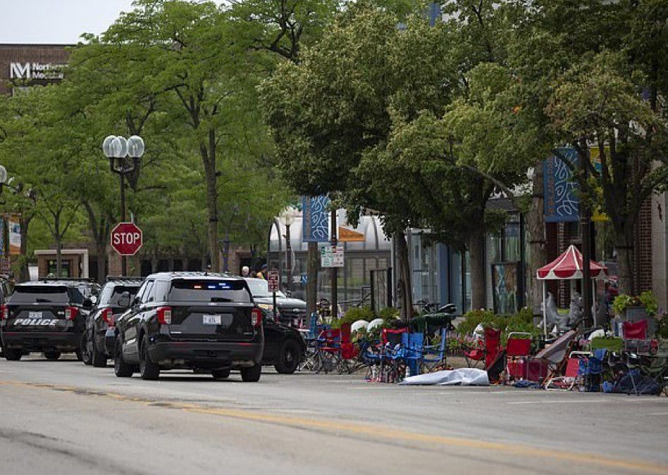 Un niño de 2 años fue encontrado bajo los cuerpos de sus padres luego de la matanza de Chicago
