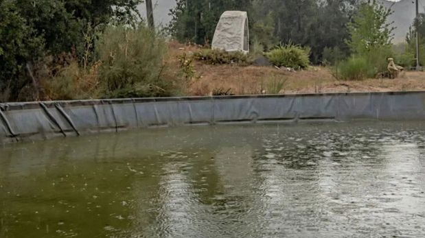 Para los combatientes, las lluvias significan también un respiro tras jornadas extenuantes.