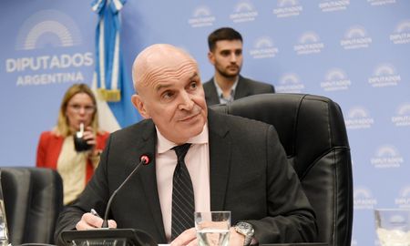 El PJ planteó la salida de Espert tras las denuncias de que habría recibido aportes de un empresario acusado de narcotráfico. El PJ planteó la salida de Espert tras las denuncias de que habría recibido aportes de un empresario acusado de narcotráfico.