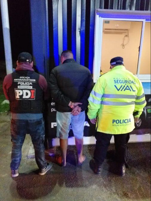 Detenido en la autopista Santa Fe-Rosario con 2 kilos y medio de cocaína