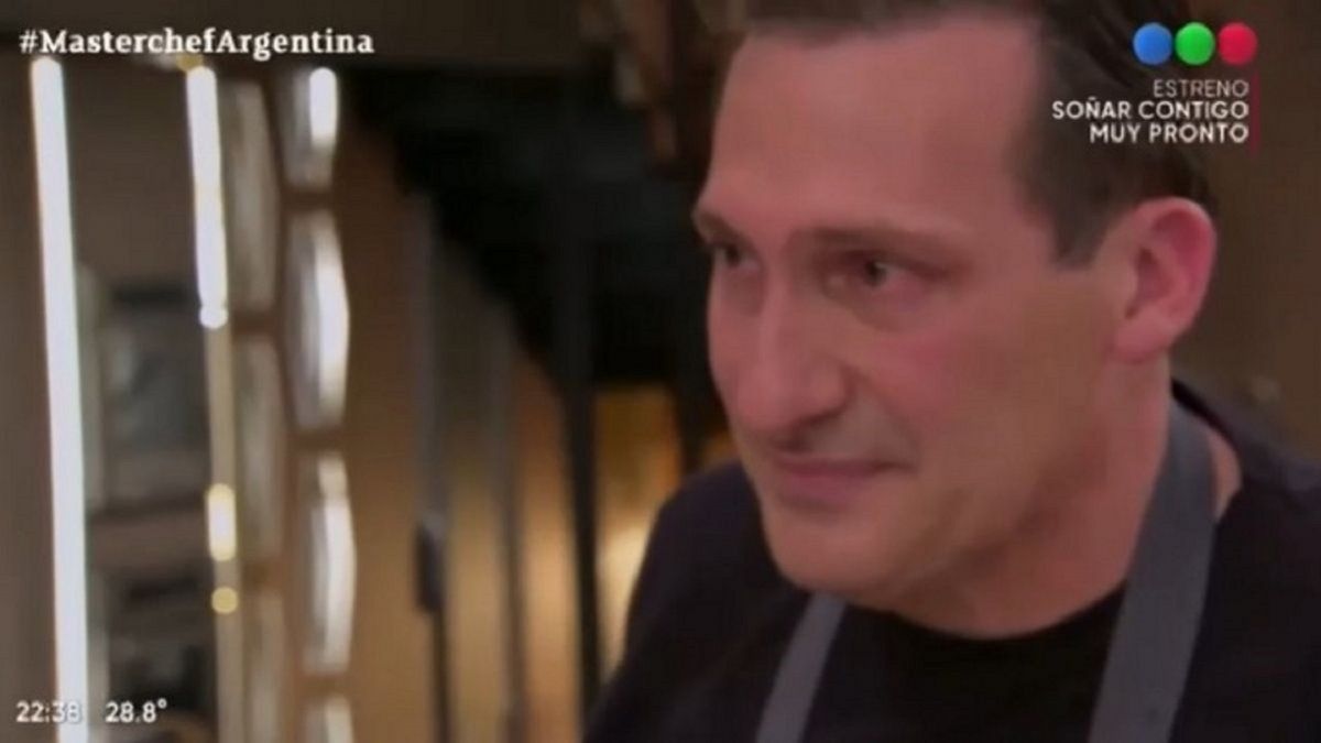 Paulo Kablan rompió en llanto en MasterChef Celebrity al leer una carta su hijo.