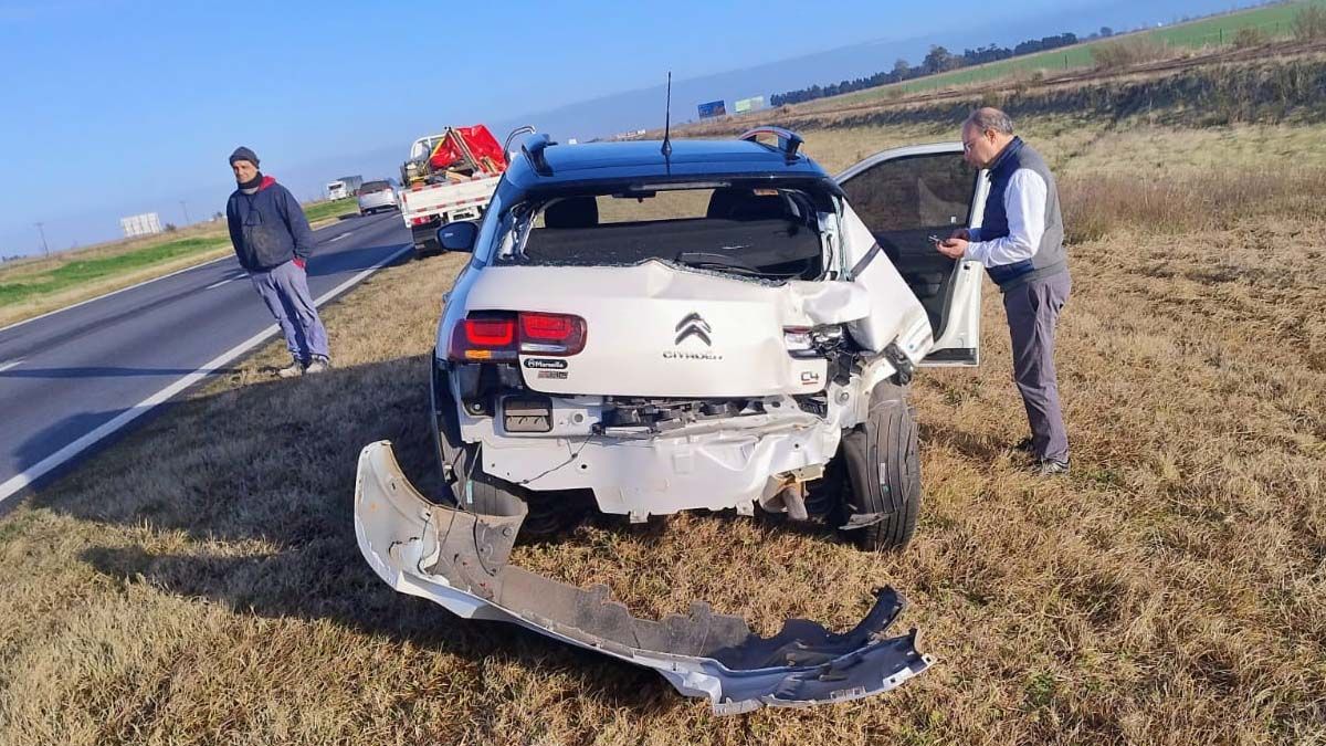 Un fuerte choque involucró a cuatro vehículos