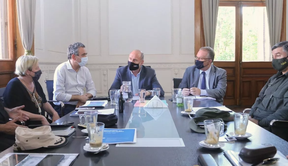 El ministro de Seguridad Jorge Lagna anticipó que la provincia enviará a Rosario 900 policías recién egresados del Isep y confirmó que en marzo de 2022 la Nación enviará otros mil agentes de las fuerzas federales. 