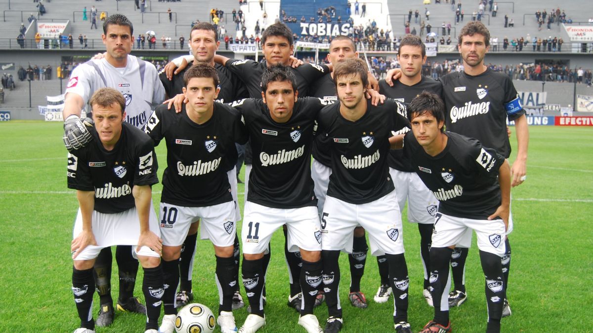 Claudio Corval&aacute;n en el plantel de Quilmes de la B Nacional 2009/10, fecha 12, 31/10/09. Quilmes 2 Uni&oacute;n 1.&nbsp;