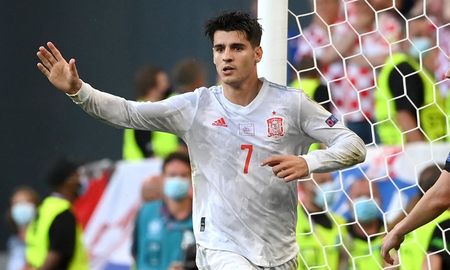 España derrotó 5-3 a Croacia y avanzó a cuartos de la Eurocopa. Álvaro Morata, autor de un gol, fue la gran figura de la Roja. España derrotó 5-3 a Croacia y avanzó a cuartos de la Eurocopa. Álvaro Morata, autor de un gol, fue la gran figura de la Roja.