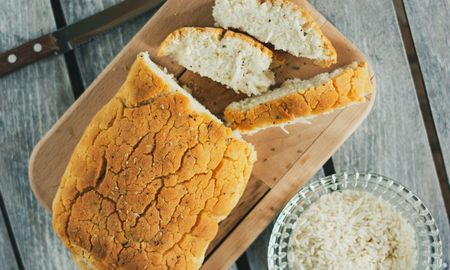 Esta receta de pan de arroz sin harina es ideal para quienes buscan una opción sin gluten. Esta receta de pan de arroz sin harina es ideal para quienes buscan una opción sin gluten.