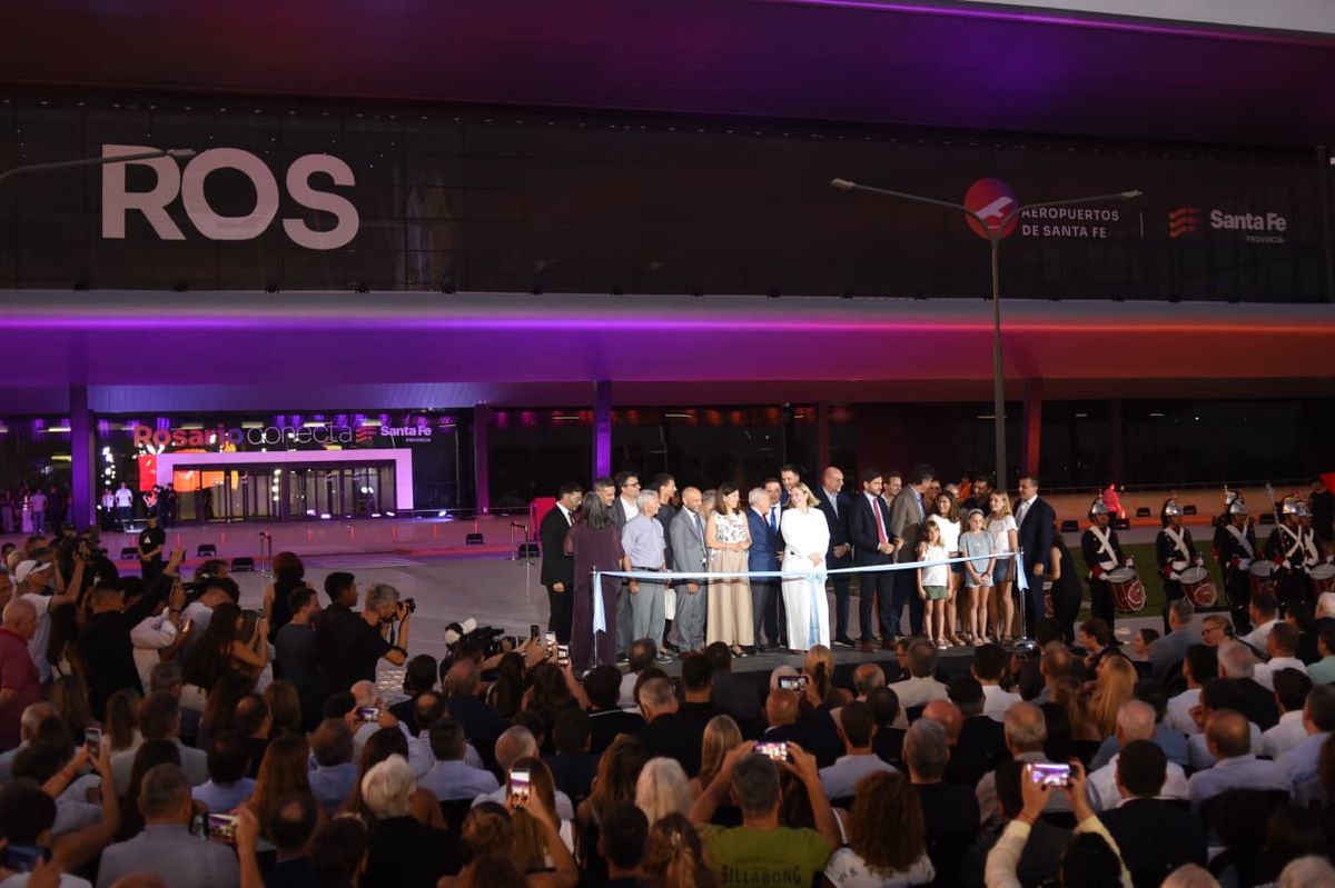 Junto a integrantes de sui gabinete