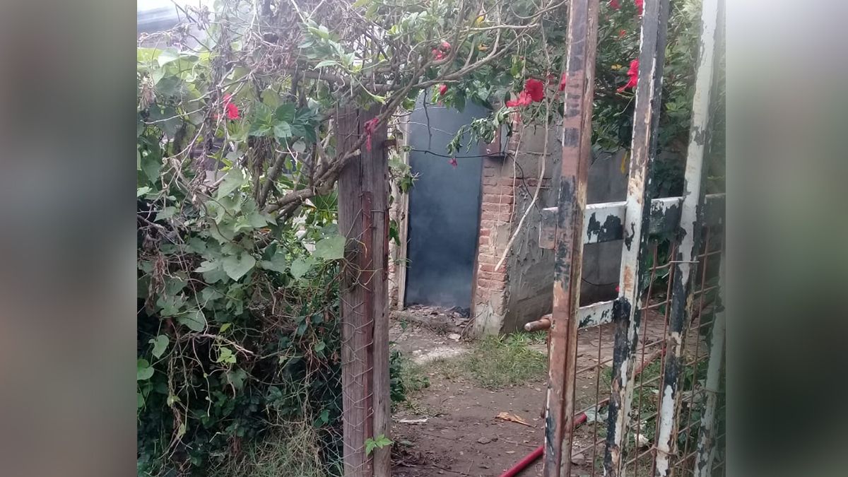 La vivienda donde ocurrió el hecho fue incendiada y sus dueños debieron abandonarla.