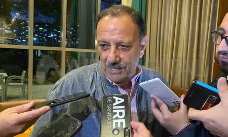 El gobernador de La Rioja Ricardo Quintela reveló que el lunes llamará a Cristina Kirchner, su competidora en la interna del PJ. El gobernador de La Rioja Ricardo Quintela reveló que el lunes llamará a Cristina Kirchner, su competidora en la interna del PJ.