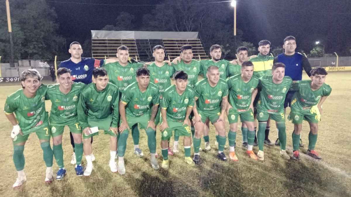 Atl&eacute;tico Tostado perdi&oacute; su partido pero est&aacute; en los playoffs. Foto: Norberto Sabena.