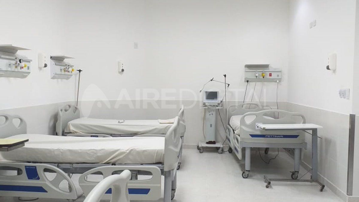 Se trata de las camas que iban a ser ubicada en la sala de neonatología, pero ante la suspensión del traslado de dicha especialidad al Iturraspe, las camas recién pudieron ser reubicadas hoy.