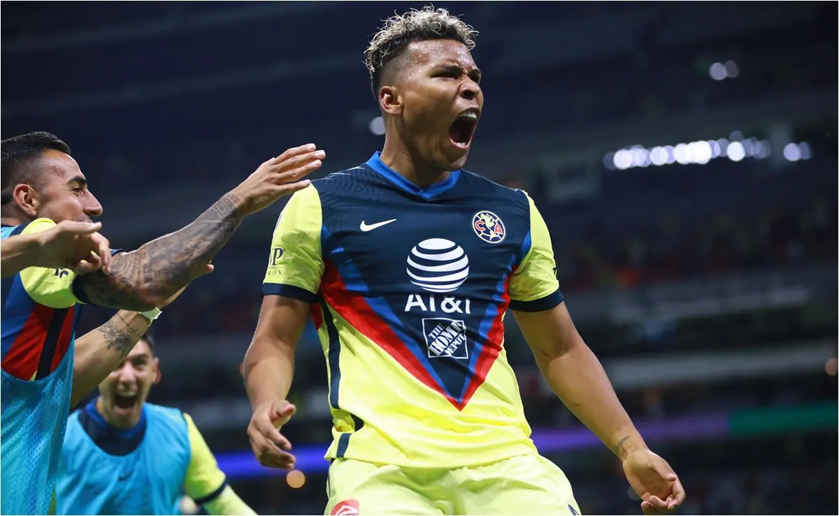 Roger Martínez es el jugador que le quita el sueño a la dirigencia de Boca Juniors.