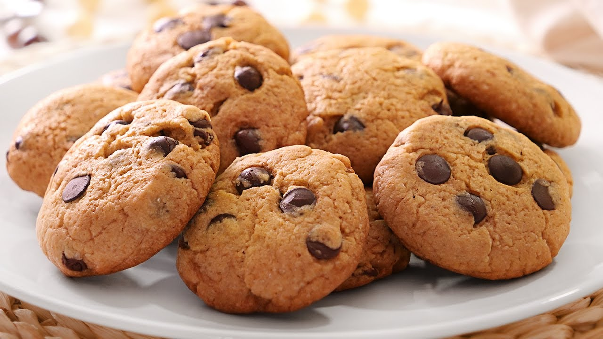 Las galletas con chispas de chocolate son una excelente opción para hacer en casa y sorprender a tus hijos. Las galletas con chispas de chocolate son una excelente opción para hacer en casa y sorprender a tus hijos.