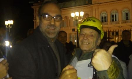 El jubilado de Buenos Aires particip&oacute; de las marchas en contra de la cuarentena por coronavirus.