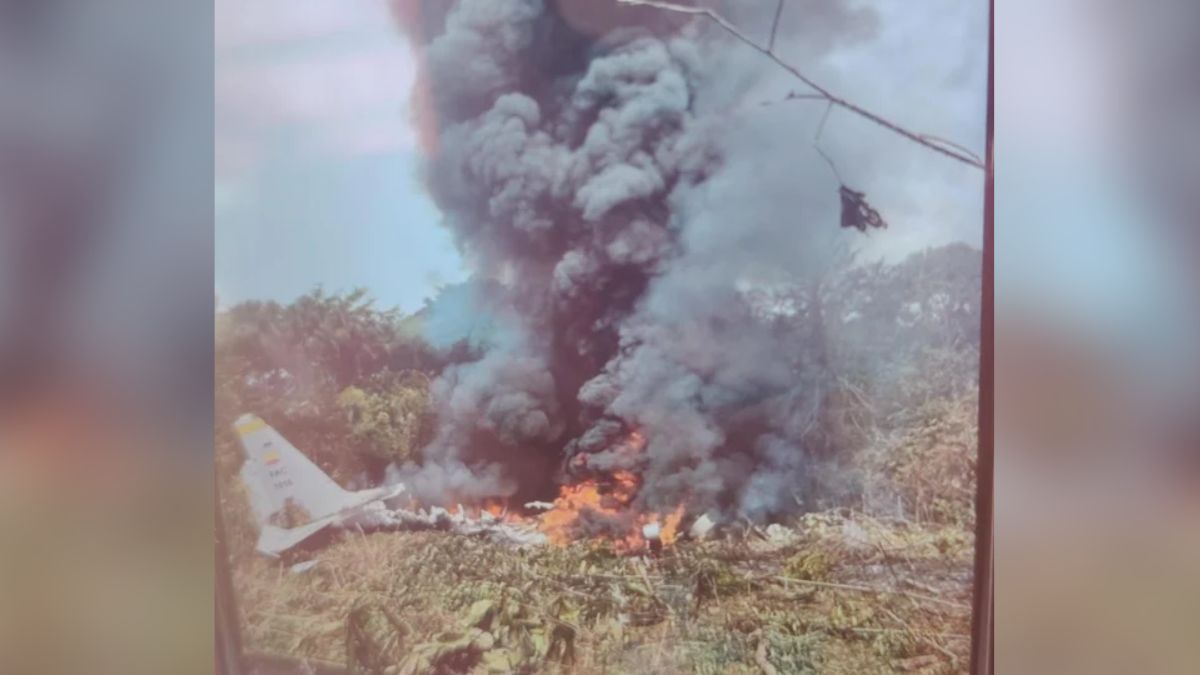 Al menos ocho muertos y 83 heridos dejó este lunes el accidente de un avión de la Fuerza Aeroespacial en el suroeste de Colombia.