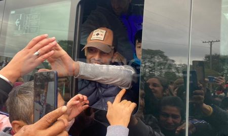 Este lunes, Gabriel Sanabria volvió a San Javier en medio de un multitudinario recibimiento, para continuar su rehabilitación rodeado del afecto de todos sus seres queridos. Este lunes, Gabriel Sanabria volvió a San Javier en medio de un multitudinario recibimiento, para continuar su rehabilitación rodeado del afecto de todos sus seres queridos.
