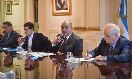 El presidente nos encomendó redoblar los esfuerzos para mejorar la calidad de vida de los argentinos y las argentinas, dijo Manzur tras la reunión de gabinete. El presidente nos encomendó redoblar los esfuerzos para mejorar la calidad de vida de los argentinos y las argentinas, dijo Manzur tras la reunión de gabinete.