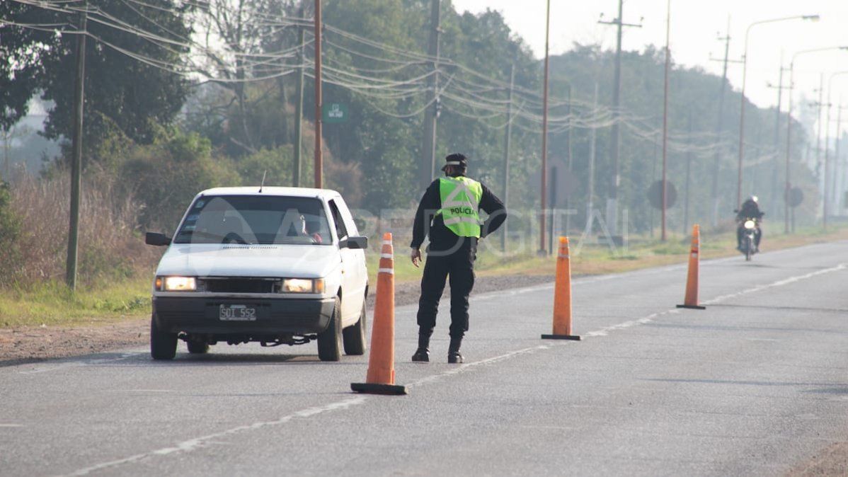 Controles en el acceso a la localidad de Monte Vera