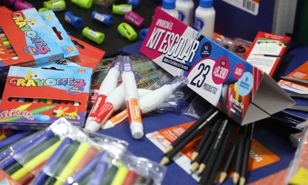 La Provincia presentó el kit escolar anual de cara al inicio de clases. La Provincia presentó el kit escolar anual de cara al inicio de clases.