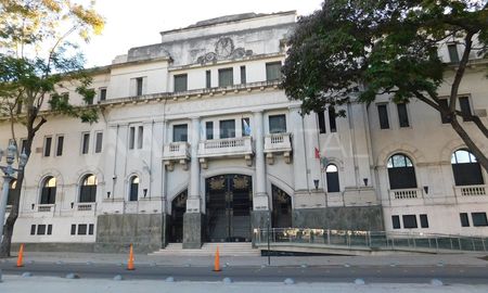 Los abogados de toda la provincia de Santa Fe reclaman el regreso de las audiencias en todos los fueros. Los abogados de toda la provincia de Santa Fe reclaman el regreso de las audiencias en todos los fueros.