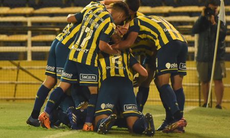 El Canalla hundió aún más a Arsenal y se mete en la lucha por los puestos de clasificación. El Canalla hundió aún más a Arsenal y se mete en la lucha por los puestos de clasificación.