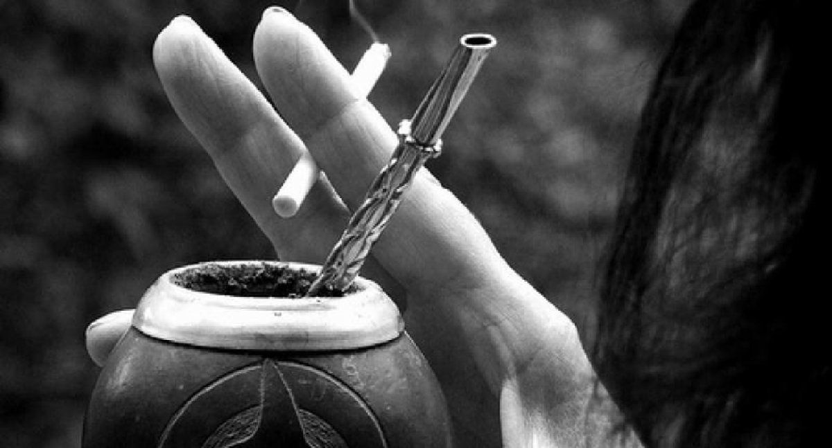 Un estudio afirma que tomar mate es tan peligroso como fumar 100 cigarrillos por día
