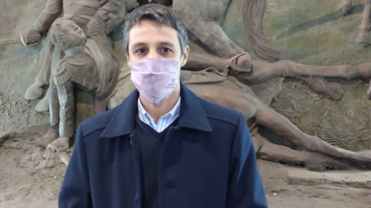 El coordinador del Ministerio de Seguridad, Facundo Bustos, confirmó que las fuerzas policiales estarán a cargo de controlar a las personas que circulen en la vía pública.